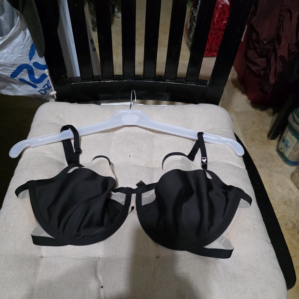 Victoria's Secret Black & Nude Underwire Bra